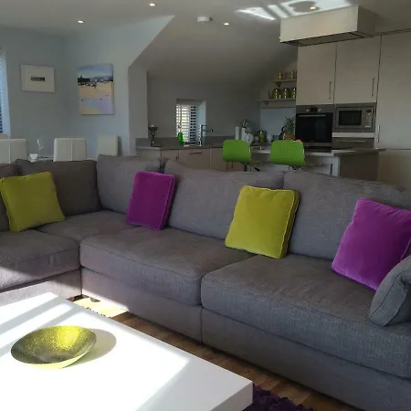 9 Sandpiper New Quay